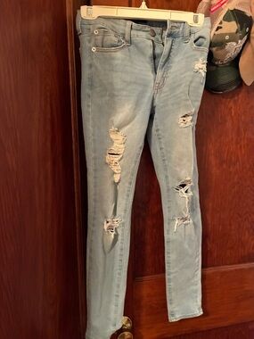 Aeropostale Light Wash Distressed Women's Jeggings
